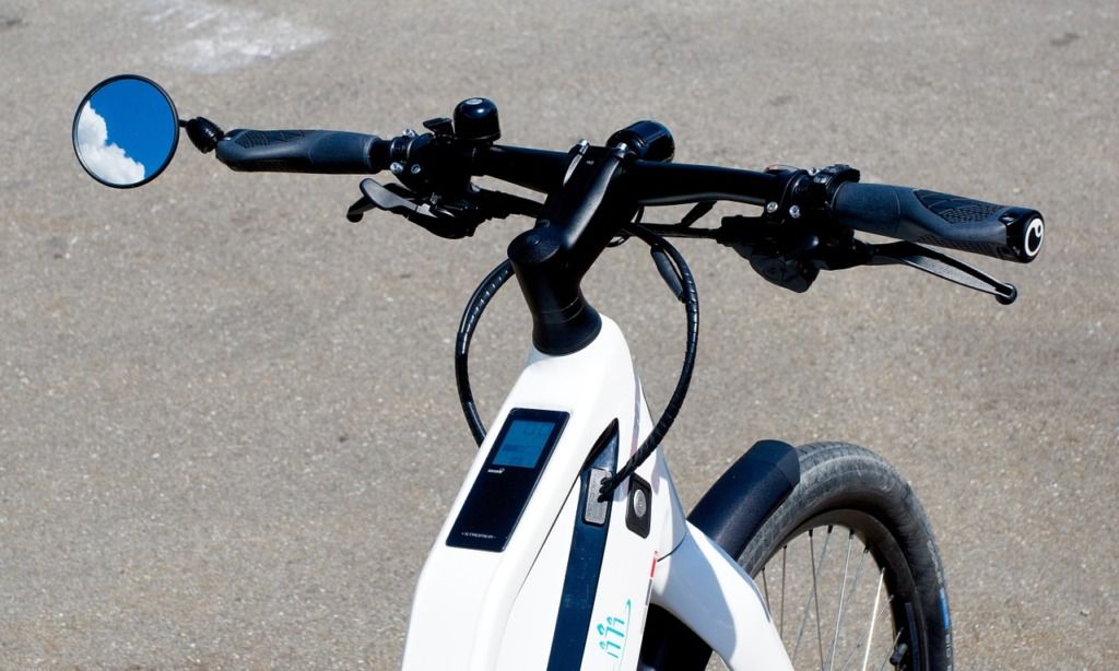 Discovering French cities by electric bike
