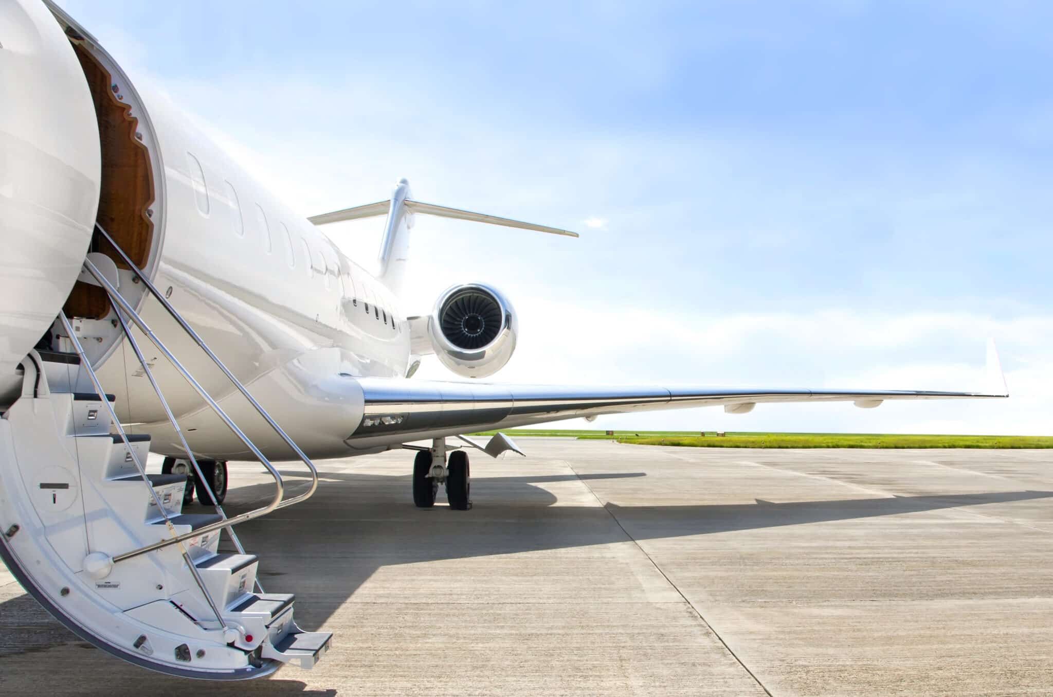 Rent a private jet for your vacations what are the advantages